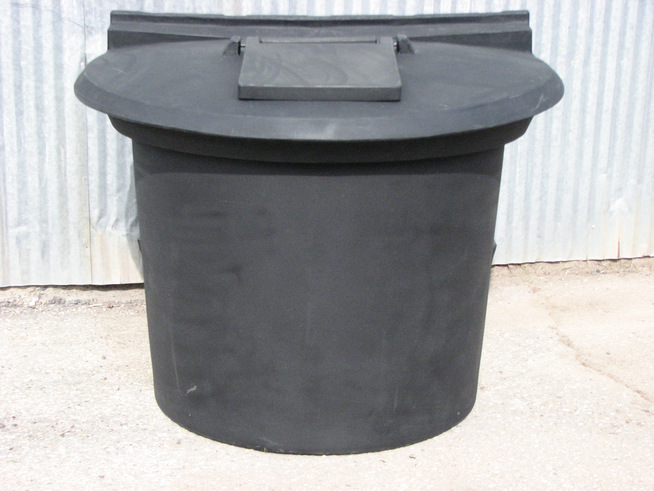 200 Gallon Commercial Trash Can with Lid No Hatch