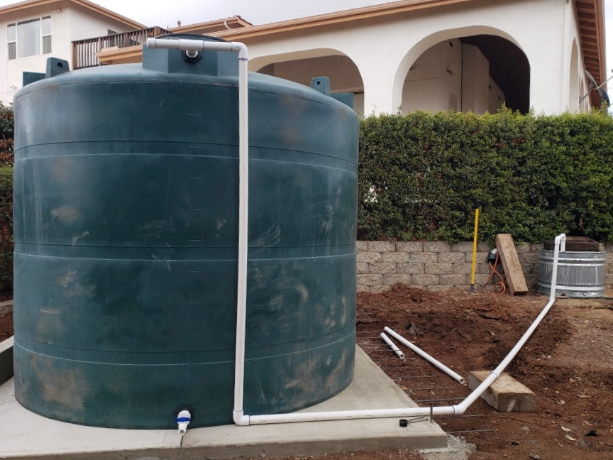 How to Insulate a Poly Plastic Tank to Prevent Freezing
