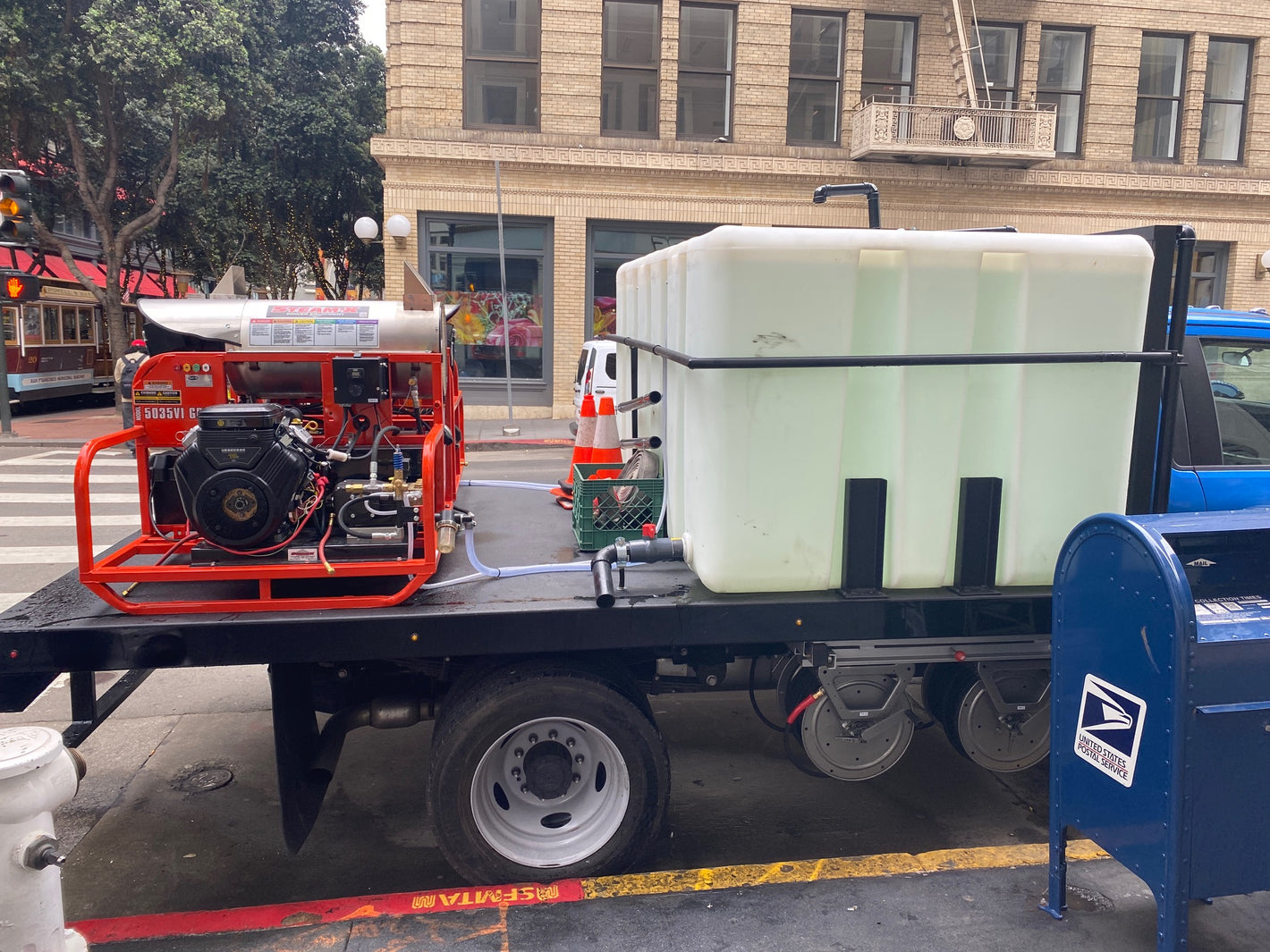 1000 gallon truck bed tank. This setup is used for pressure washing the streets of Los Angeles, CA