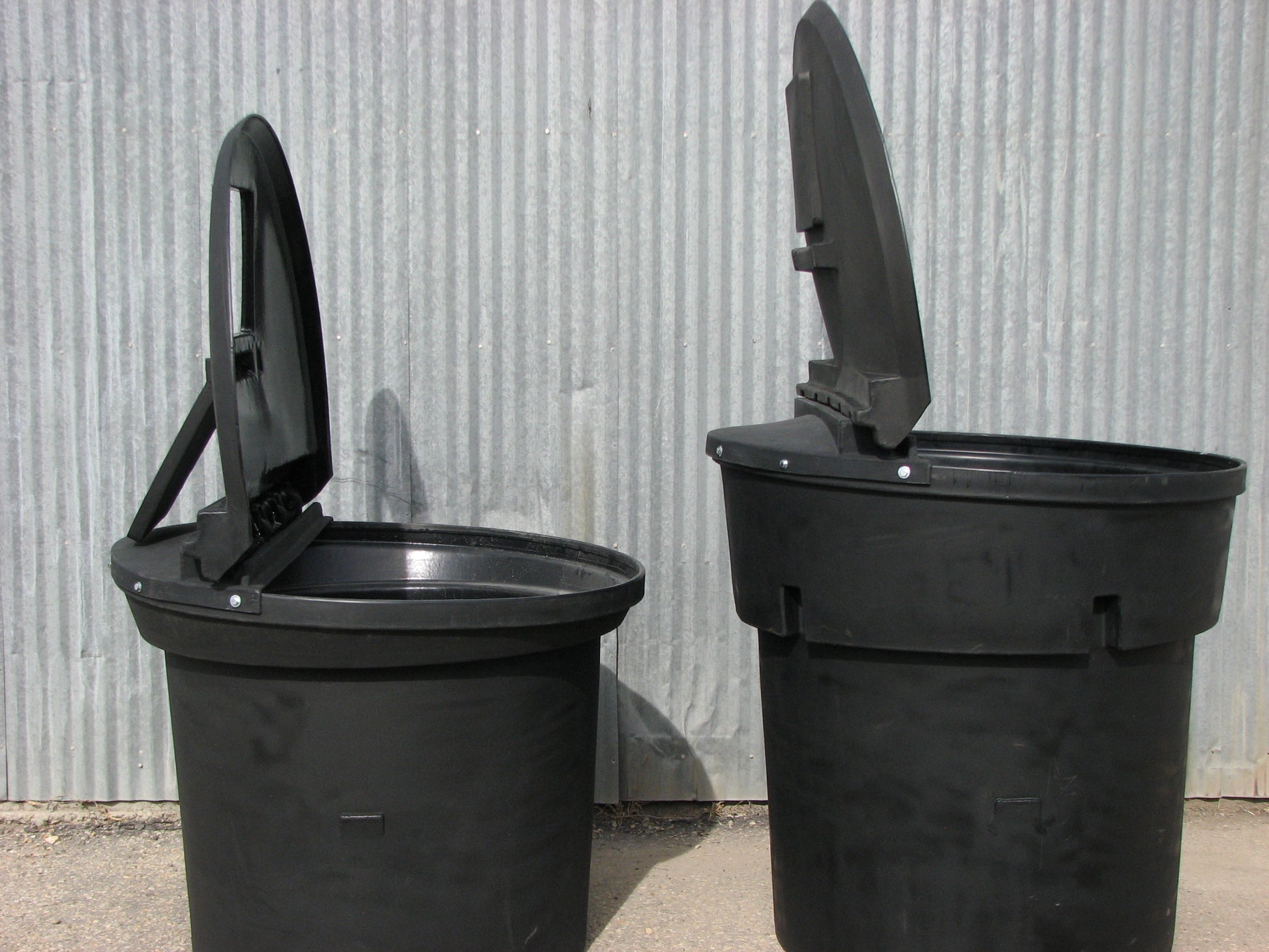 200 Gallon Commercial Trash Can with Lid No Hatch – All About Tanks